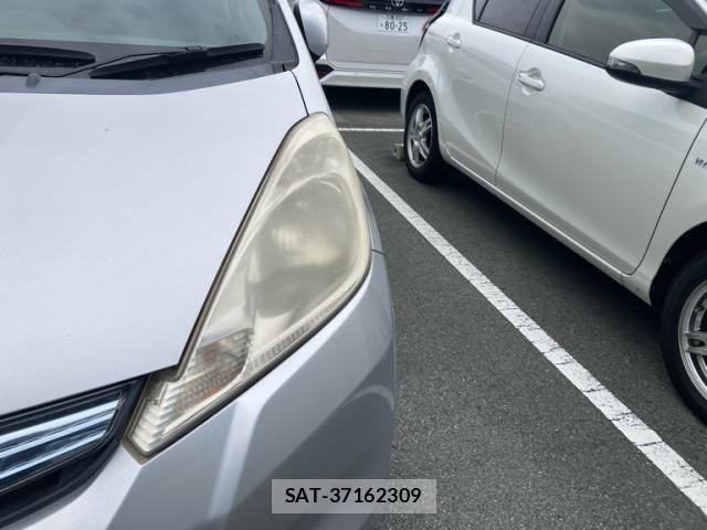 Honda FIT HYBRID 2012-04 8666147-6