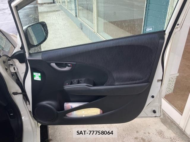 Honda FIT HYBRID 2011-10 8659113-17