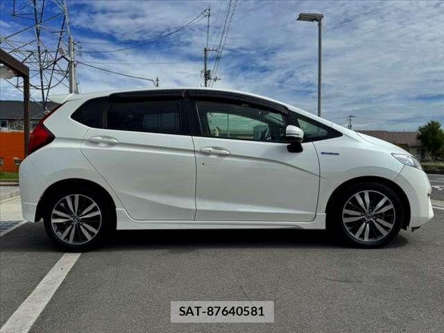 Honda FIT HYBRID 2014-11 8659093-11