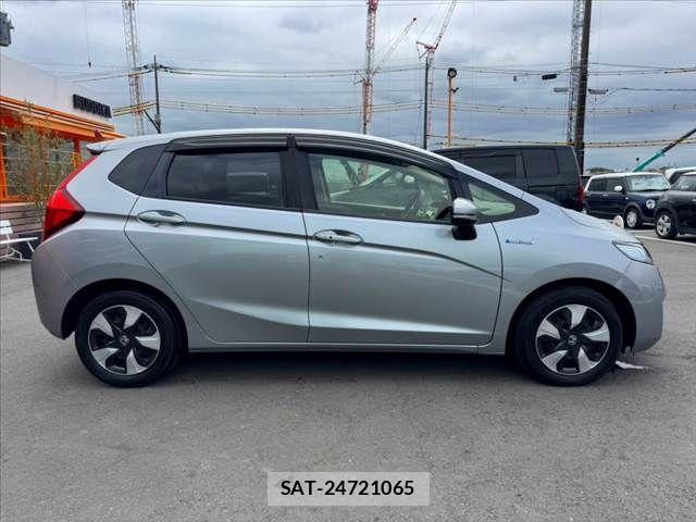 Honda FIT HYBRID 2015-09 8666142-11