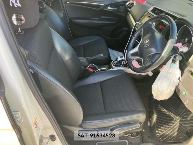 Honda FIT HYBRID 2013-11 8666145-11