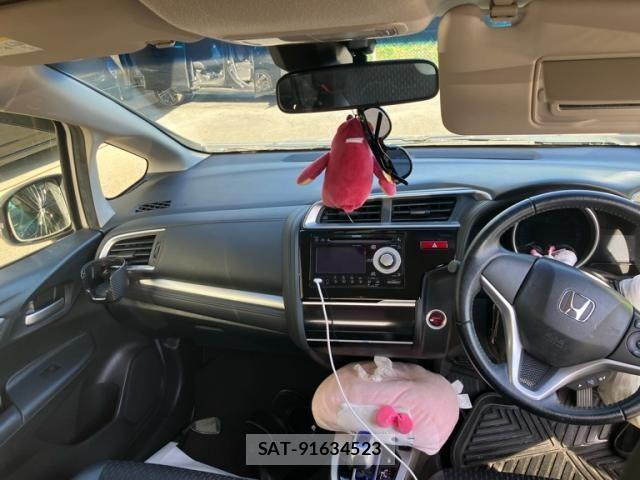 Honda FIT HYBRID 2013-11 8666145-15