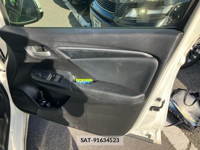 Honda FIT HYBRID 2013-11 8666145-16