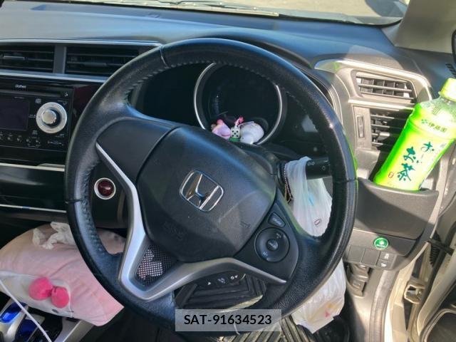 Honda FIT HYBRID 2013-11 8666145-17