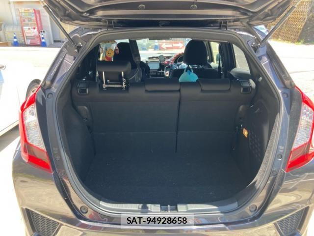 Honda FIT HYBRID 2016-06 8659086-12