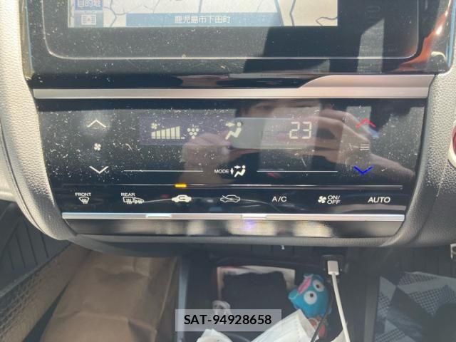 Honda FIT HYBRID 2016-06 8659086-18