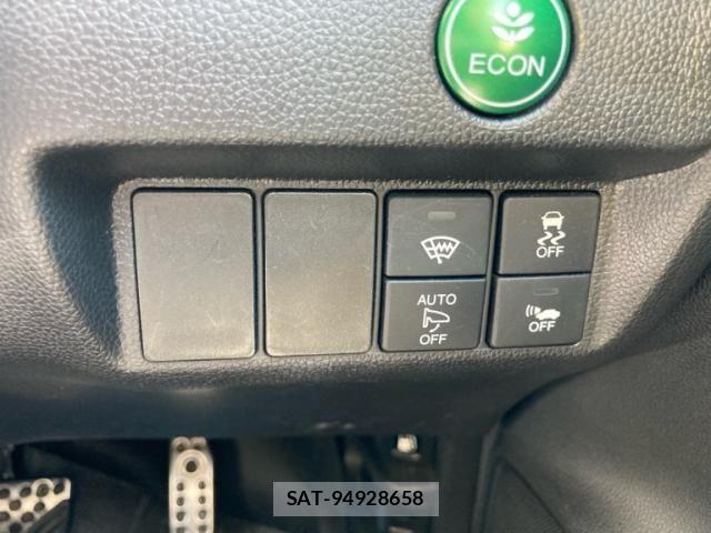 Honda FIT HYBRID 2016-06 8659086-23