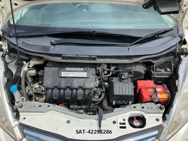 Honda FIT HYBRID 2012-06 8685560-27