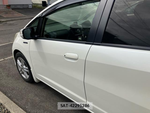 Honda FIT HYBRID 2012-06 8685560-4