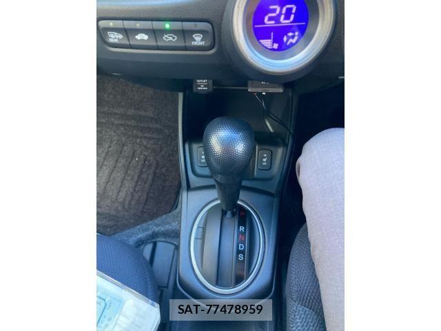 Honda FIT HYBRID 2011-10 8685564-19