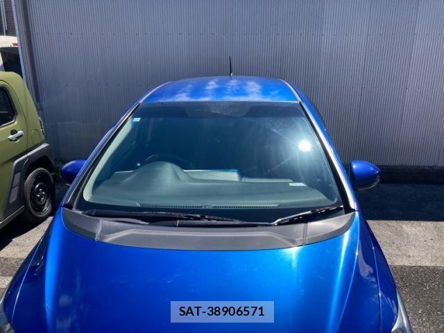 Honda FIT HYBRID 2013-10 8685563-4