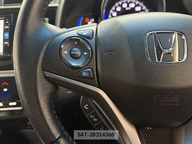 Honda FIT HYBRID 2018-02 8742120-16