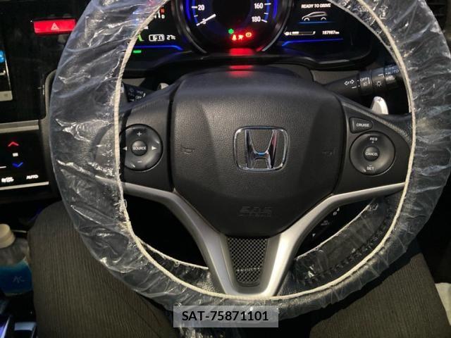 Honda FIT HYBRID 2016-08 8742141-14