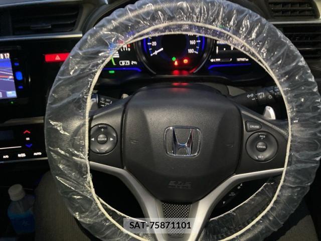 Honda FIT HYBRID 2016-08 8742141-16
