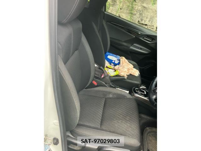 Honda FIT HYBRID 2019-02 8742122-14
