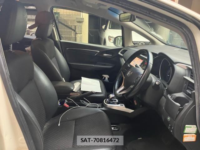Honda FIT HYBRID 2015-10 8742132-13