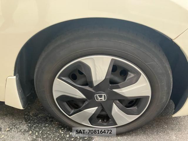 Honda FIT HYBRID 2015-10 8742132-7