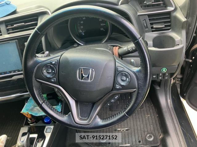 Honda FIT HYBRID 2018-01 8742121-15