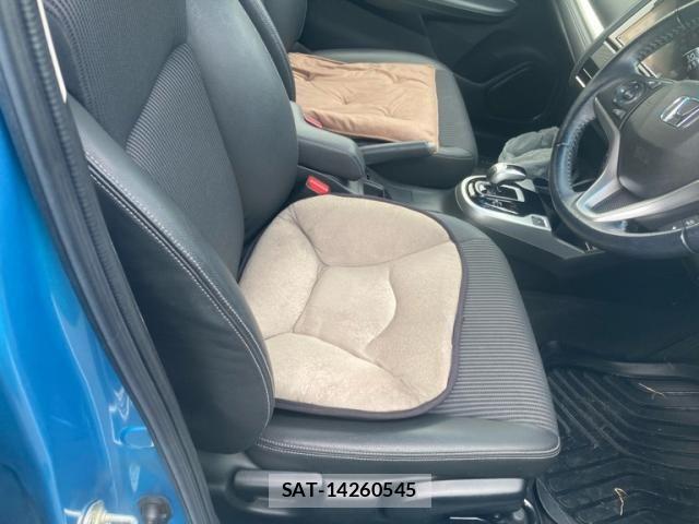 Honda FIT HYBRID 2018-06 8742124-12