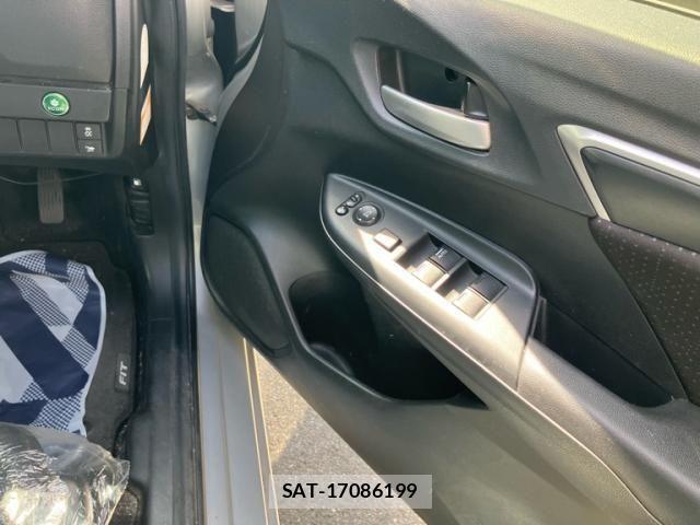 Honda FIT HYBRID 2013-12 8742162-10