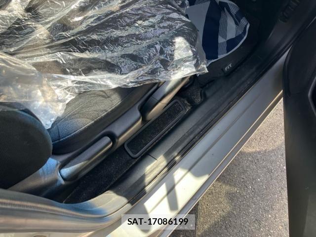 Honda FIT HYBRID 2013-12 8742162-13
