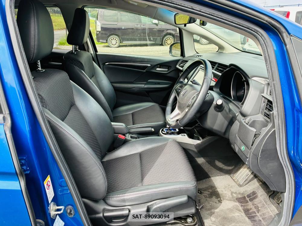 Honda FIT HYBRID 2015-02 8665582-11