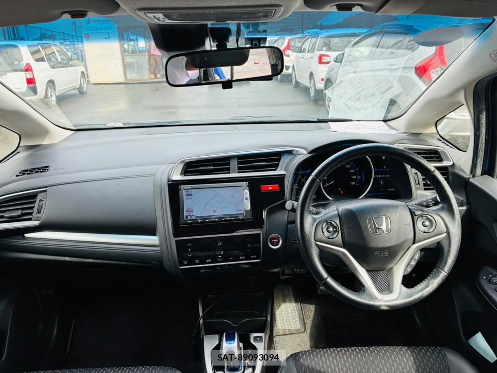 Honda FIT HYBRID 2015-02 8665582-12
