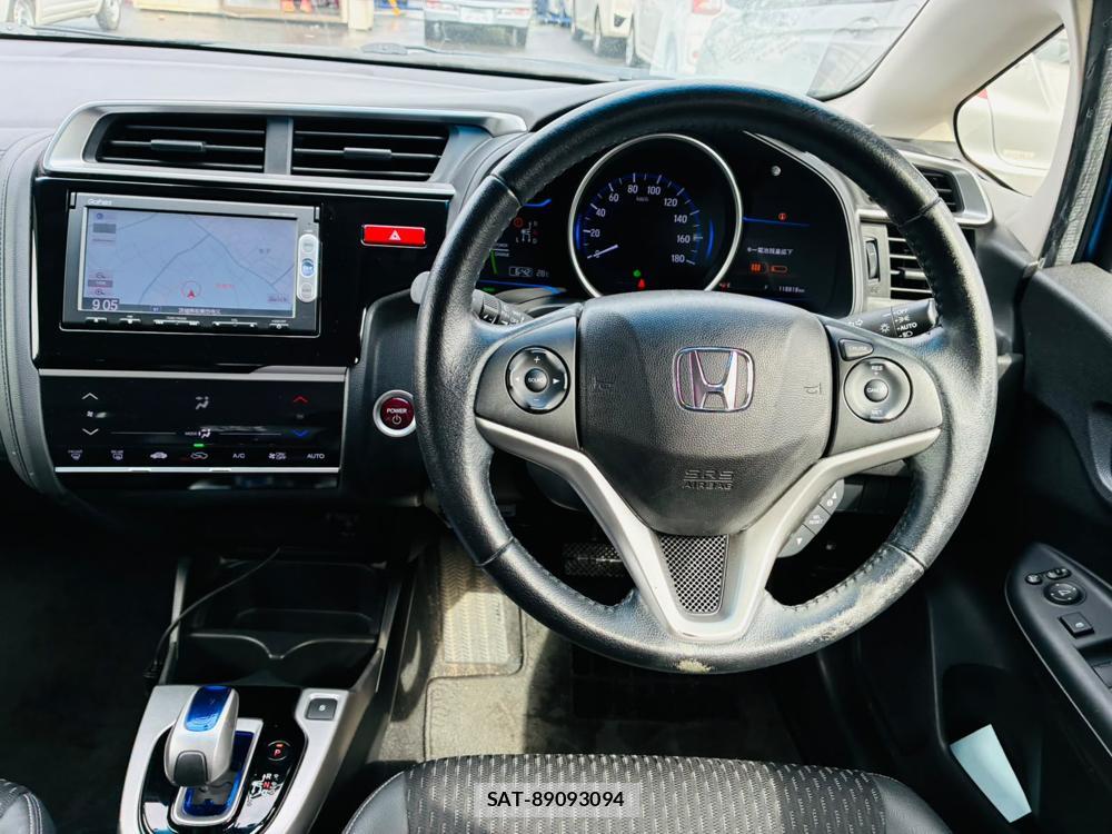Honda FIT HYBRID 2015-02 8665582-13