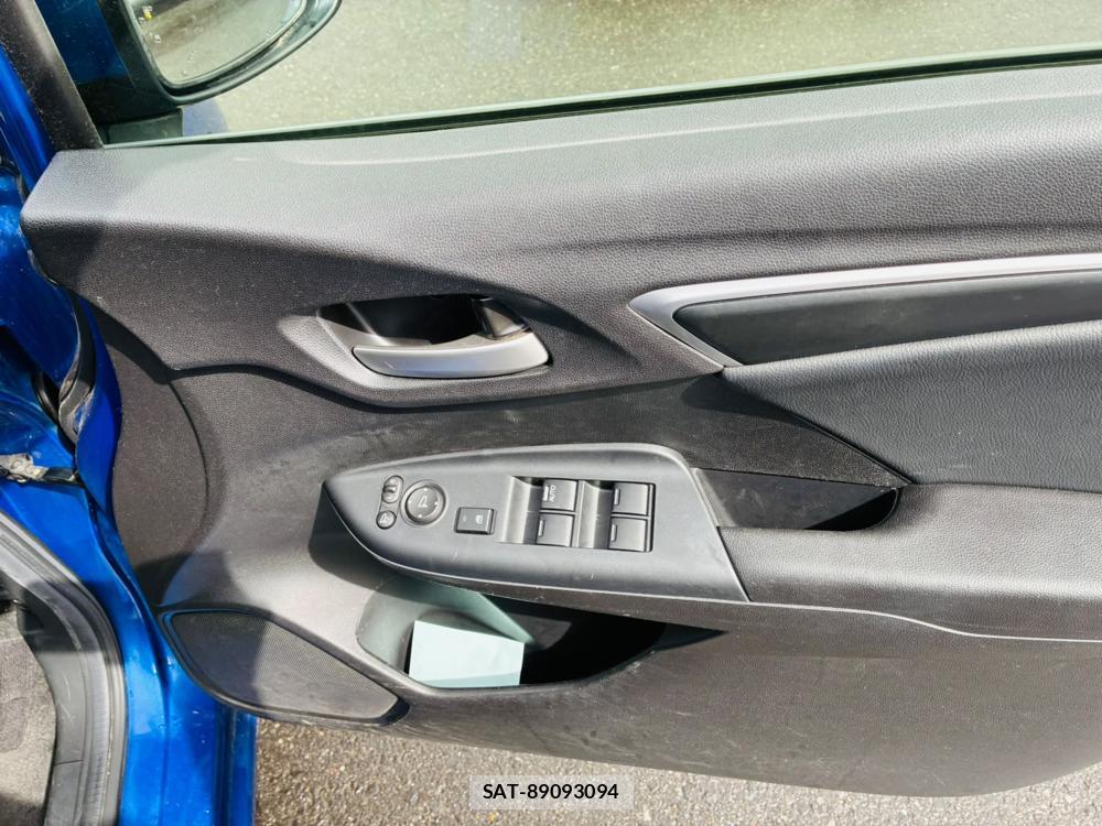 Honda FIT HYBRID 2015-02 8665582-22
