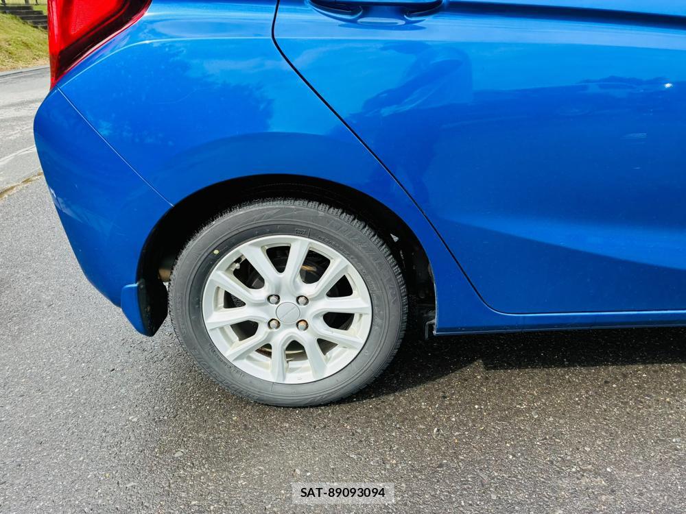 Honda FIT HYBRID 2015-02 8665582-28