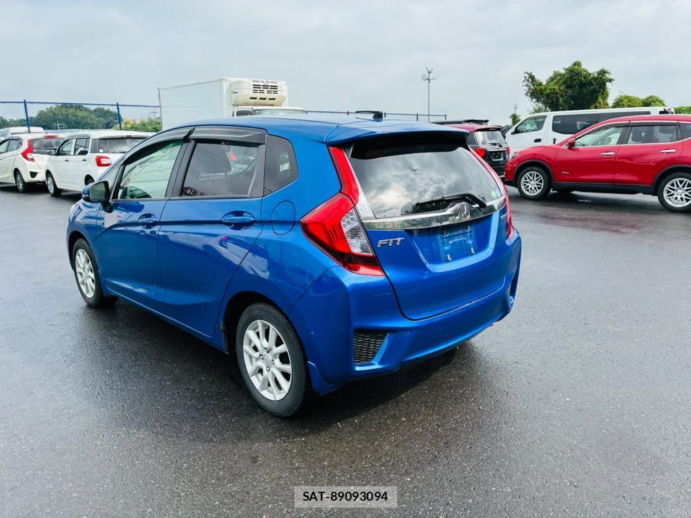 Honda FIT HYBRID 2015-02 8665582-2