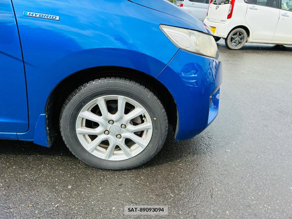 Honda FIT HYBRID 2015-02 8665582-29