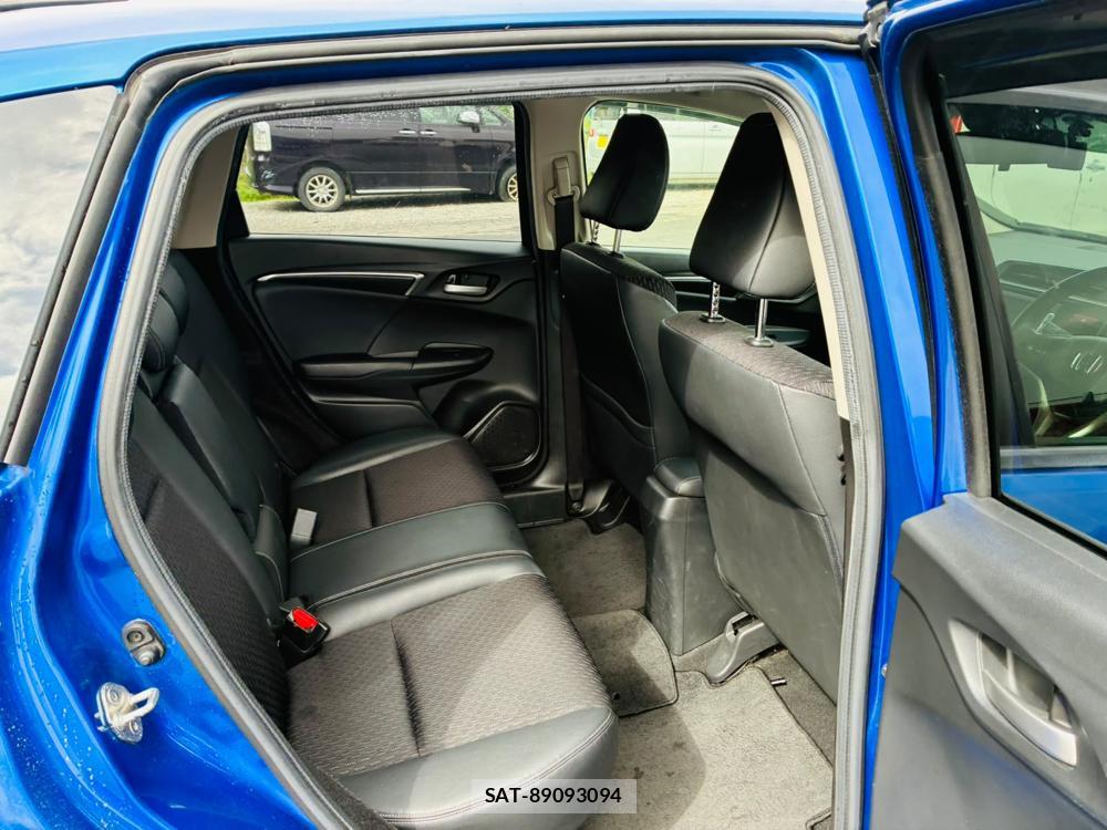 Honda FIT HYBRID 2015-02 8665582-8