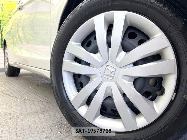Honda FIT HYBRID 2017-05 8780264-12