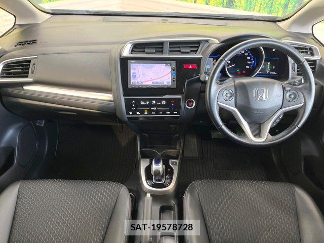 Honda FIT HYBRID 2017-05 8780264-1