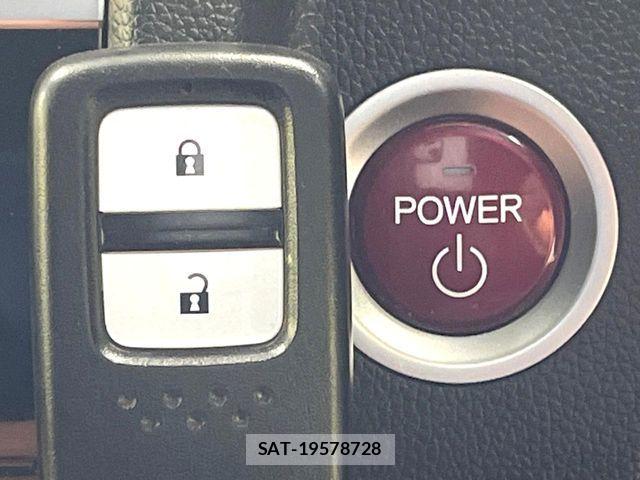 Honda FIT HYBRID 2017-05 8780264-6