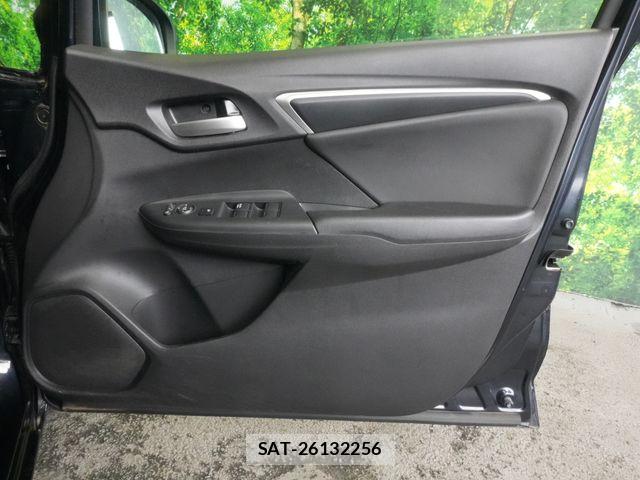 Honda FIT HYBRID 2017-12 8795963-21