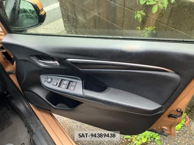 Honda FIT HYBRID 2014-04 8795966-13