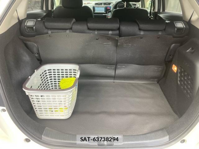 Honda FIT HYBRID 2016-07 8795964-11