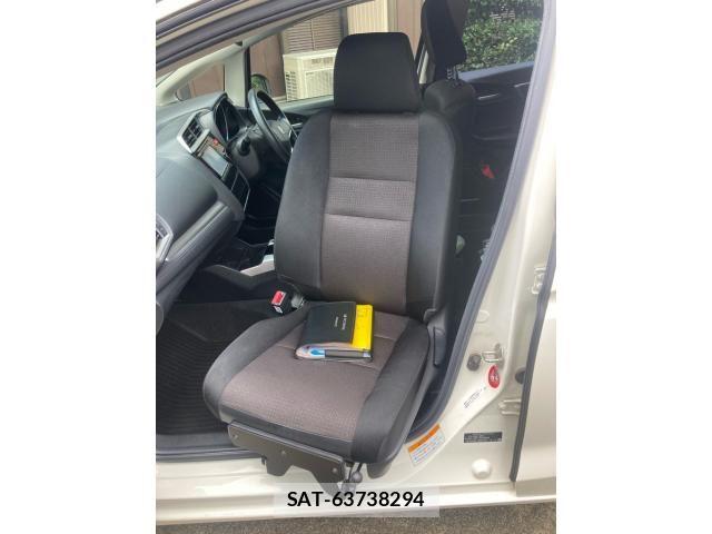 Honda FIT HYBRID 2016-07 8795964-15