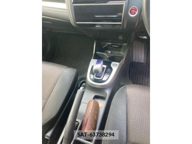 Honda FIT HYBRID 2016-07 8795964-18
