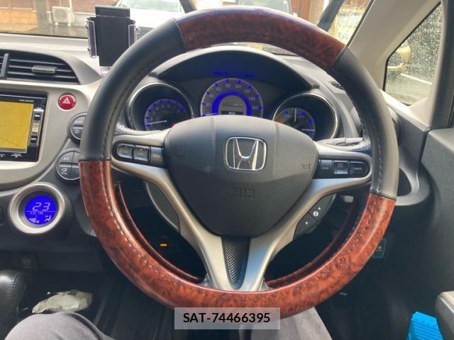 Honda FIT HYBRID 2013-04 8795968-14