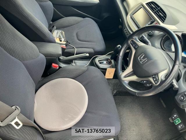 Honda FIT HYBRID 2012-09 8795972-18