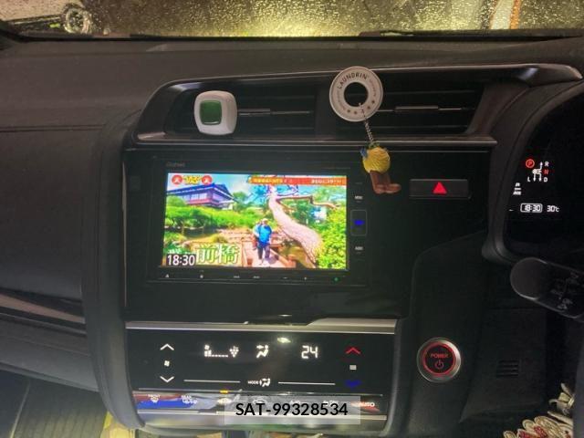 Honda FIT HYBRID 2017-11 8829057-20