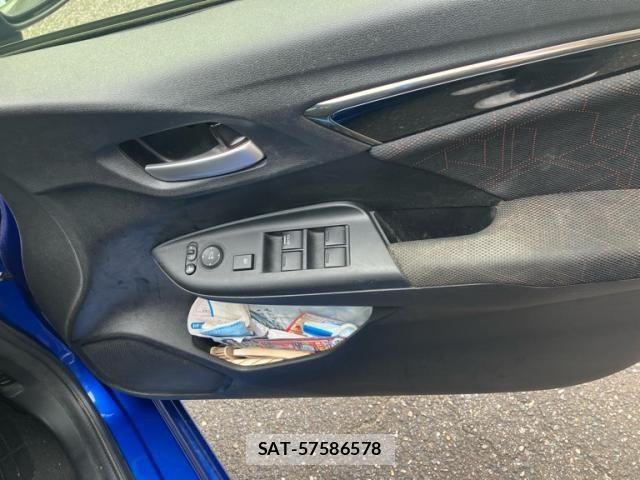 Honda FIT HYBRID 2016-03 8829063-10