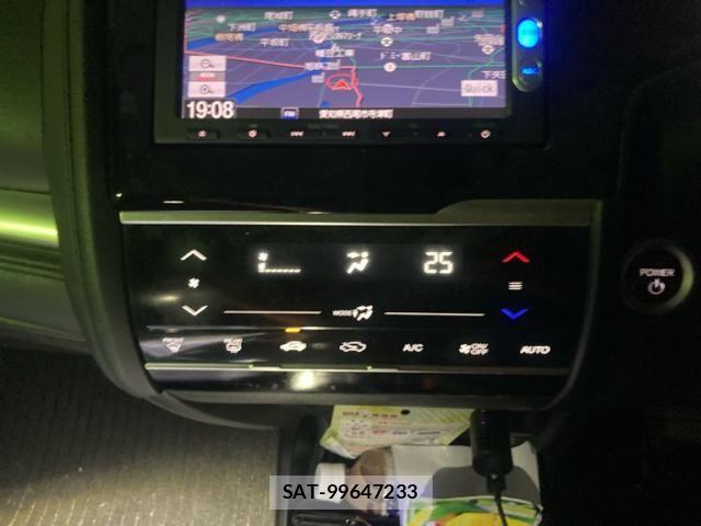 Honda FIT HYBRID 2013-10 8849021-16