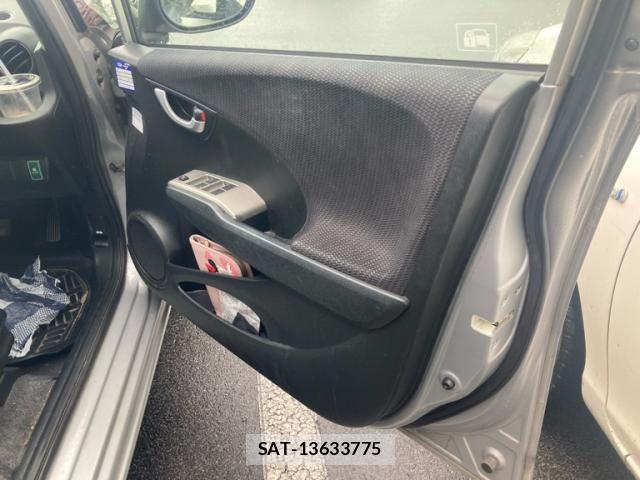 Honda FIT HYBRID 2011-10 8871006-13