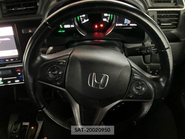 Honda FIT HYBRID 2017-08 8879758-12
