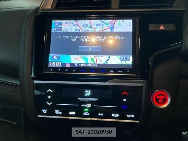 Honda FIT HYBRID 2017-08 8879758-15