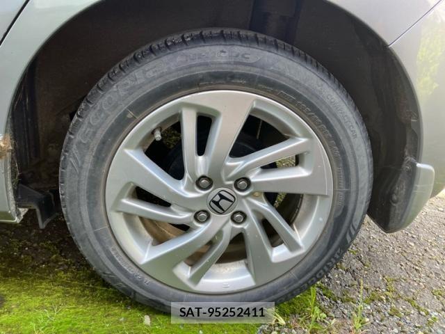 Honda FIT HYBRID 2014-10 8879770-11